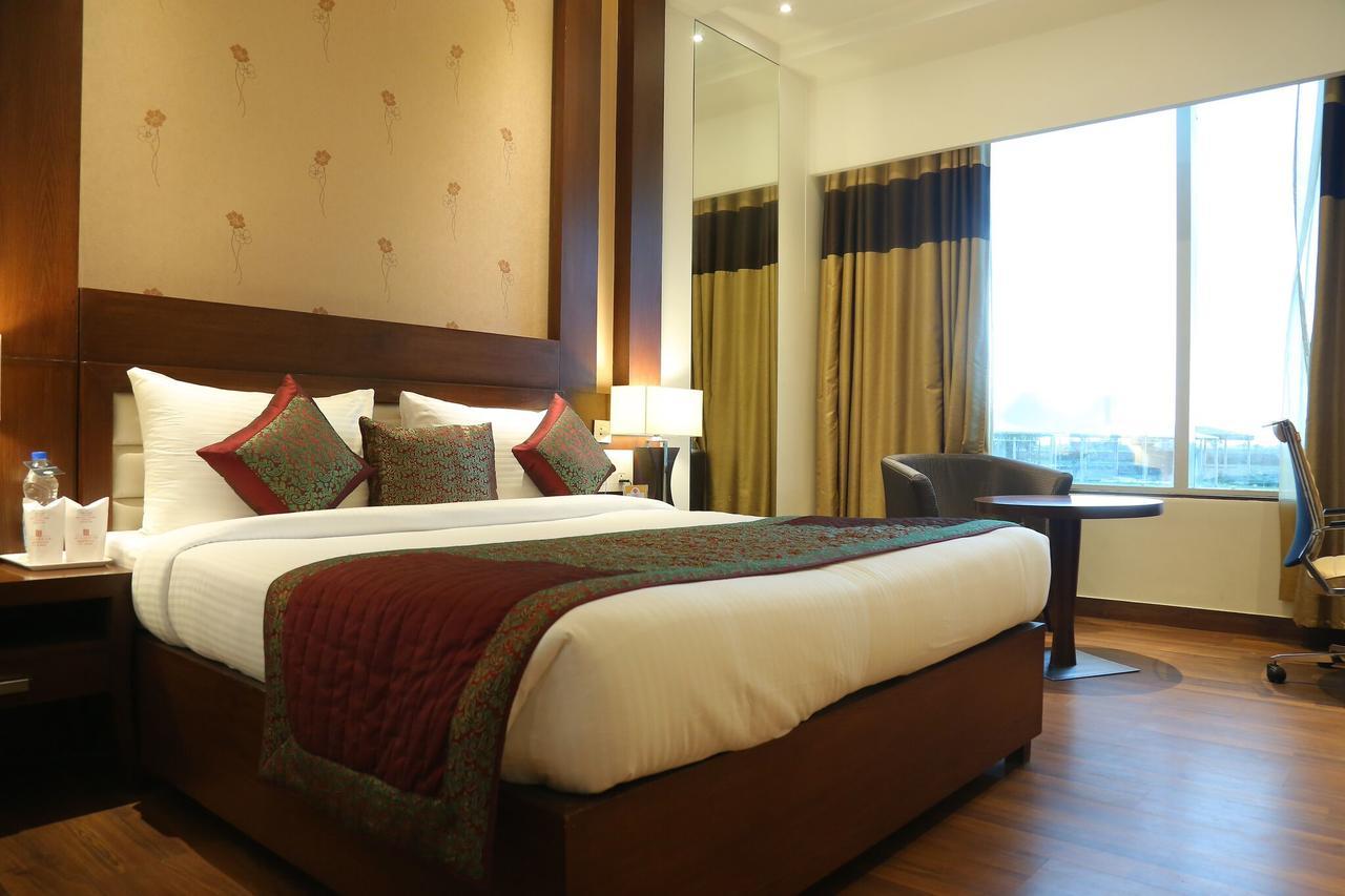Cs Boutique Hotel Faridabad Bagian luar foto