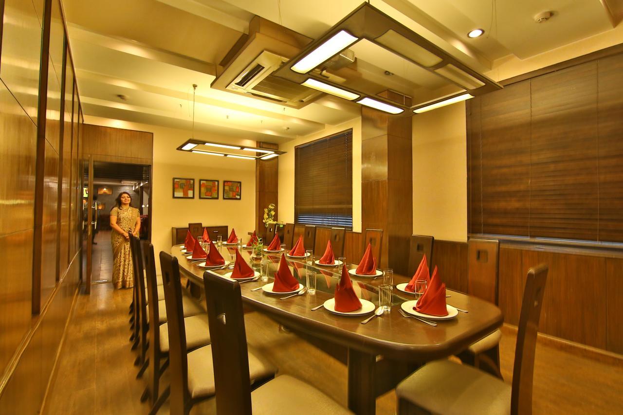 Cs Boutique Hotel Faridabad Bagian luar foto