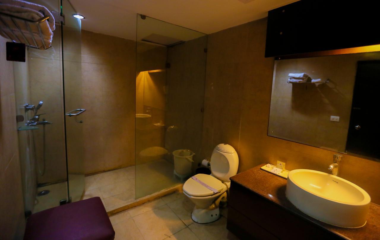 Cs Boutique Hotel Faridabad Bagian luar foto