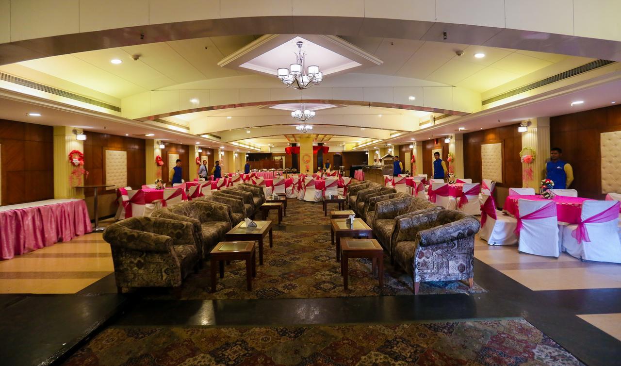 Cs Boutique Hotel Faridabad Bagian luar foto