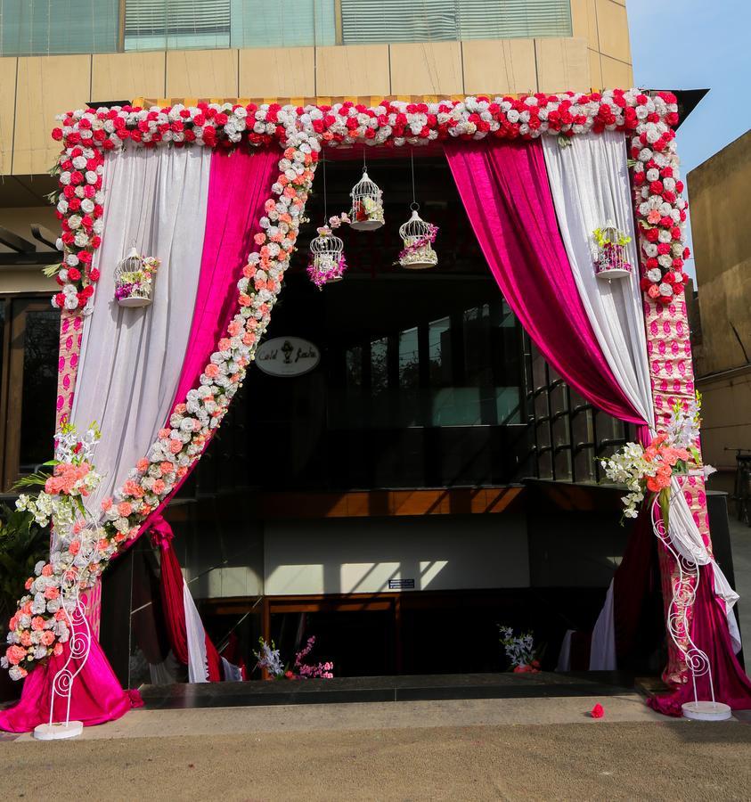 Cs Boutique Hotel Faridabad Bagian luar foto