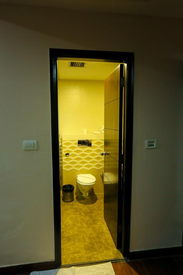 Cs Boutique Hotel Faridabad Bagian luar foto