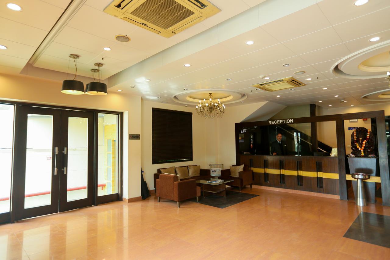 Cs Boutique Hotel Faridabad Bagian luar foto