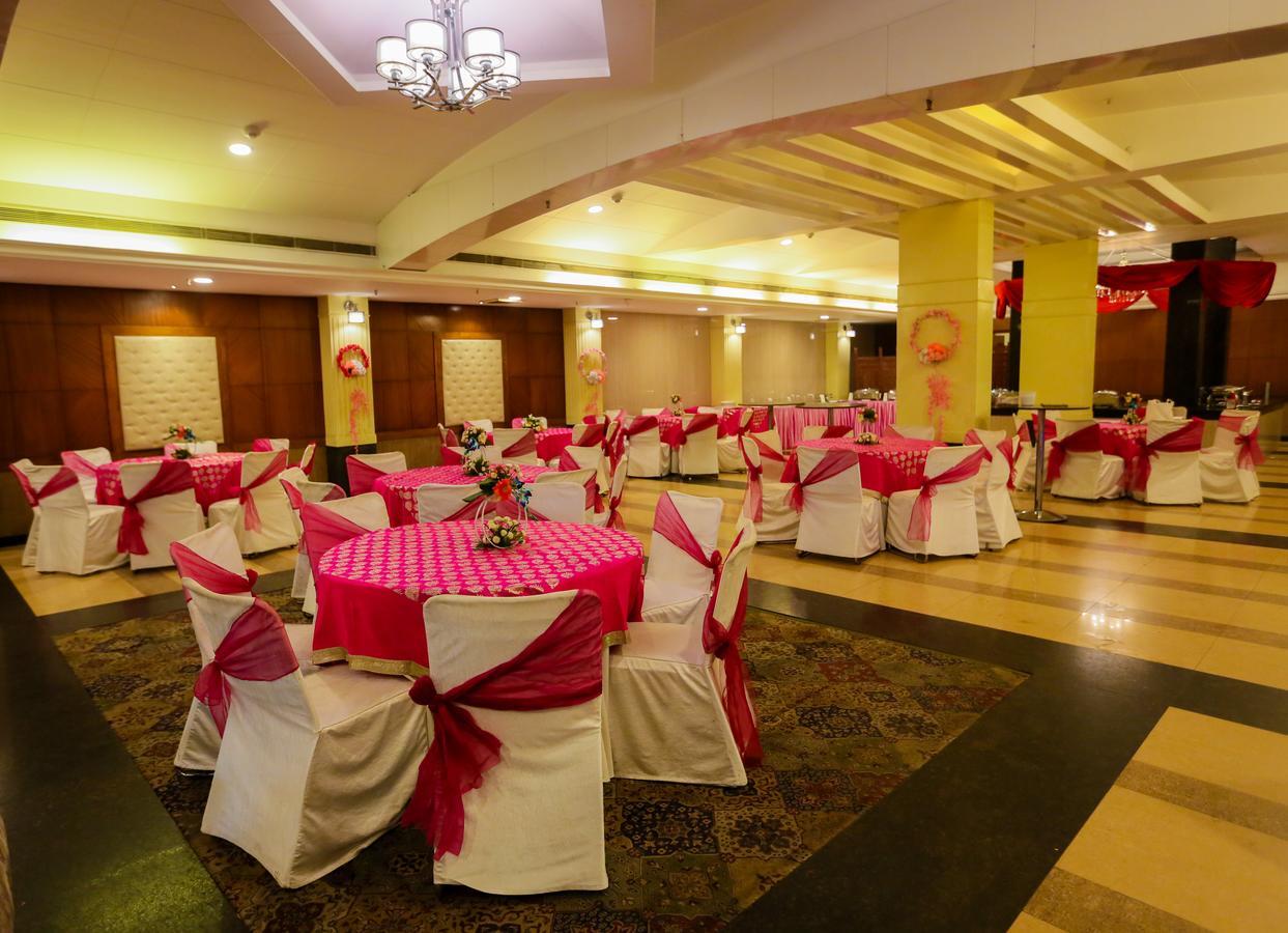 Cs Boutique Hotel Faridabad Bagian luar foto