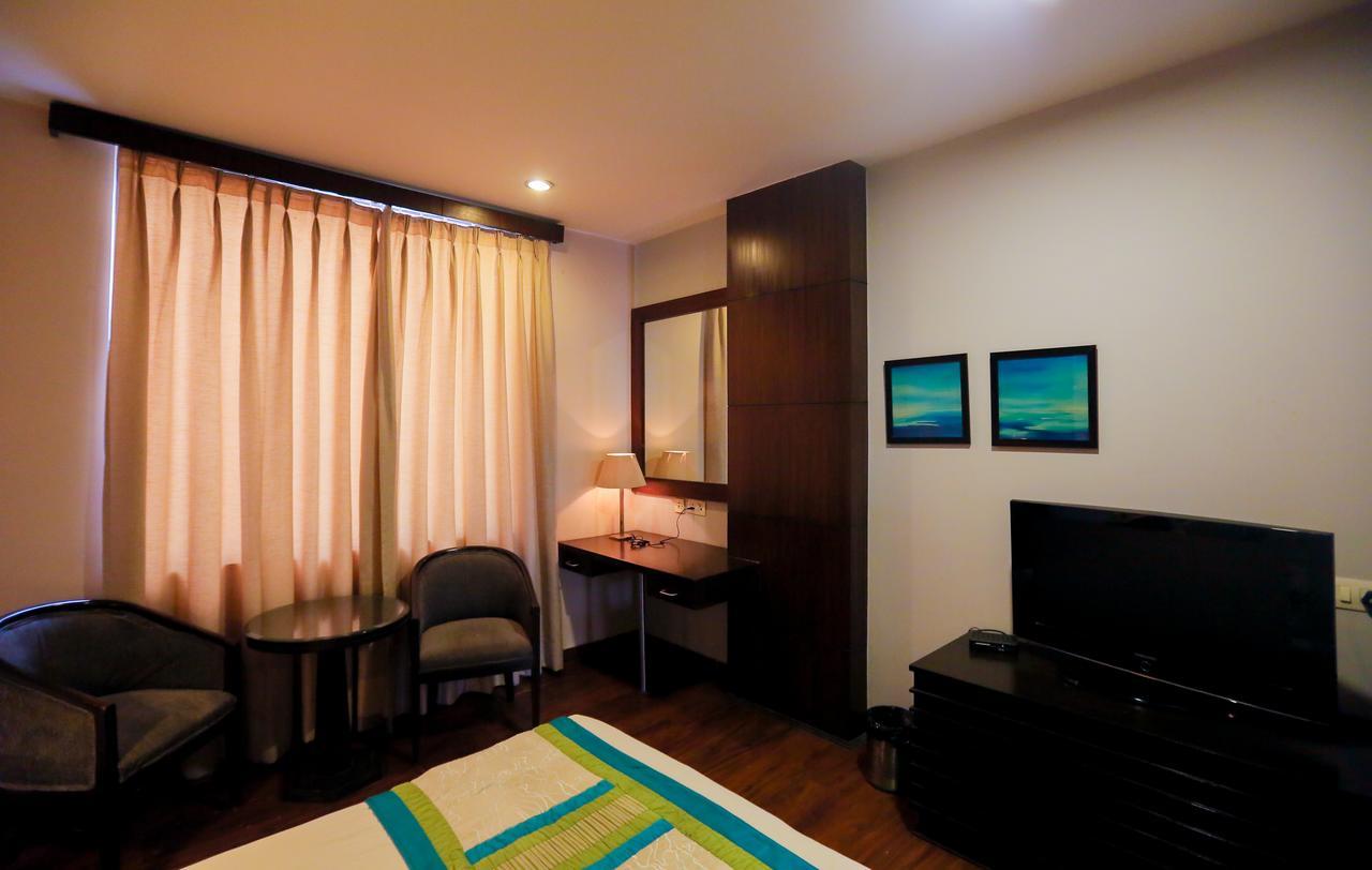 Cs Boutique Hotel Faridabad Bagian luar foto