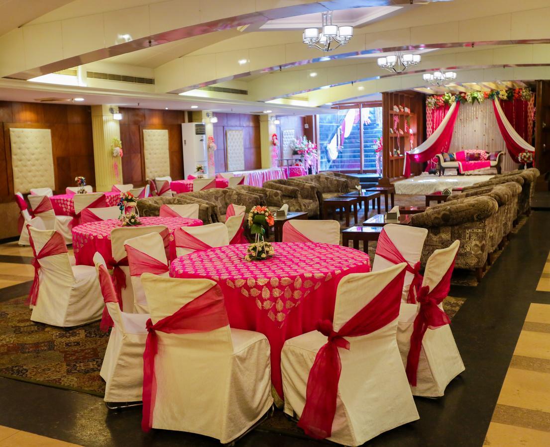 Cs Boutique Hotel Faridabad Bagian luar foto