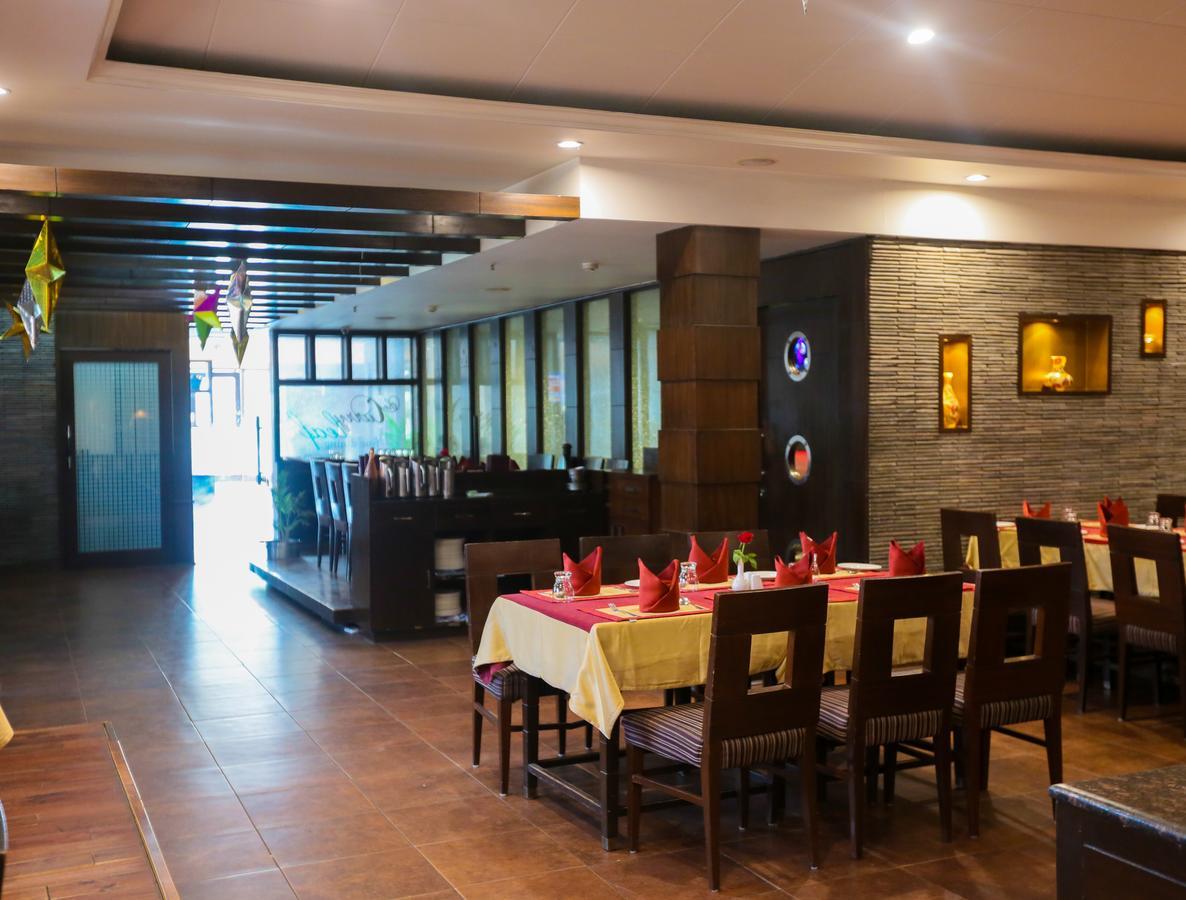 Cs Boutique Hotel Faridabad Bagian luar foto